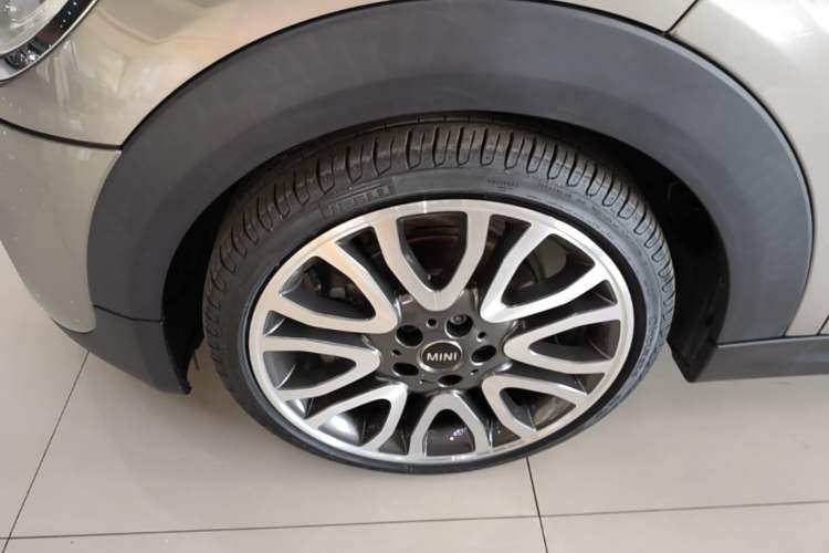 Used MINI 2016 2.0T COOPER S CABRIO Left Front Wheel Hub