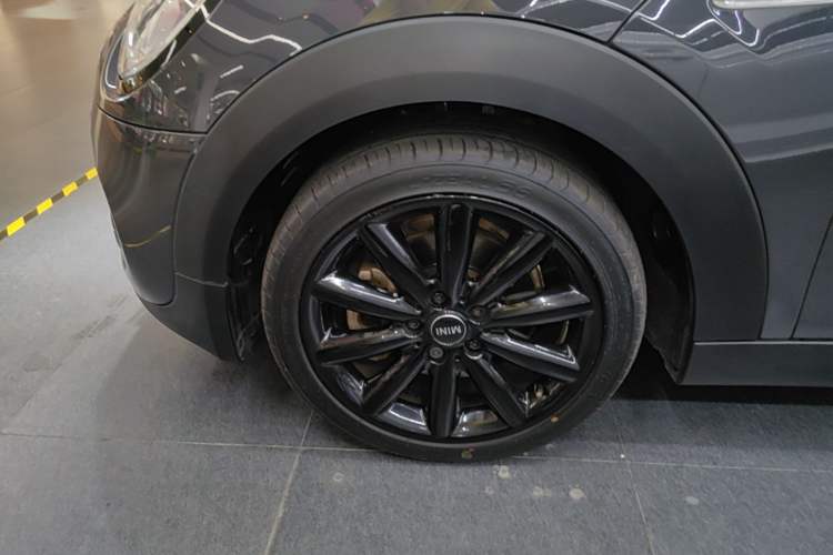 Used MINI 2016 2.0T COOPER S Five-Door Edition Left Front Wheel Hub