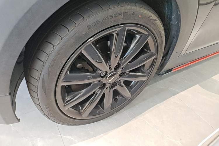 Used MINI 2016 2.0T COOPER S Left Front Wheel Hub