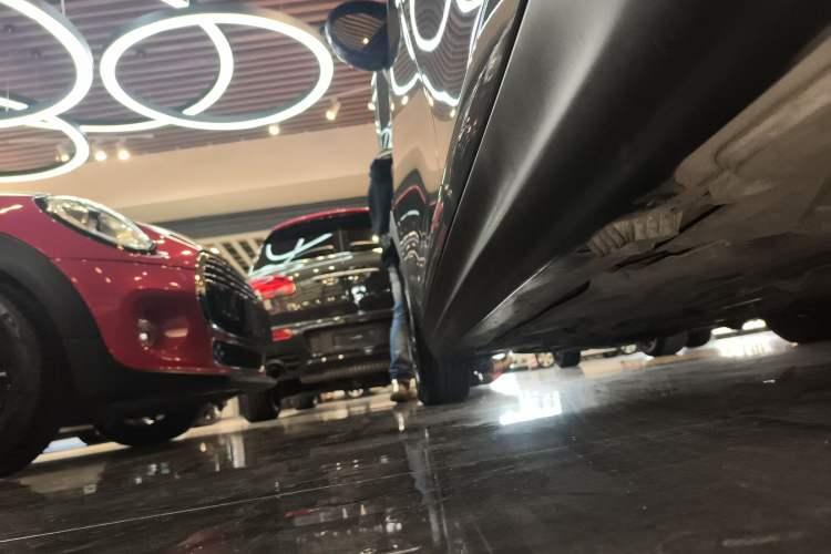 Used MINI 2016 1.2T ONE Five-Door Edition Left Side Sill