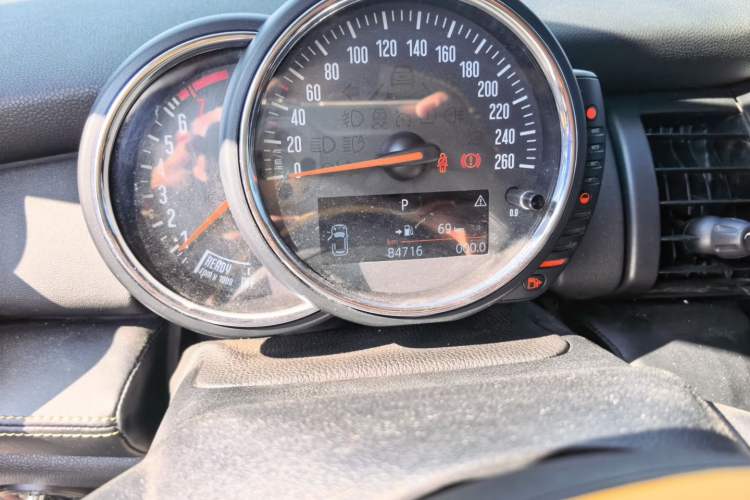 Used MINI 2016 1.2T ONE Pioneer Edition Odometer Close Up