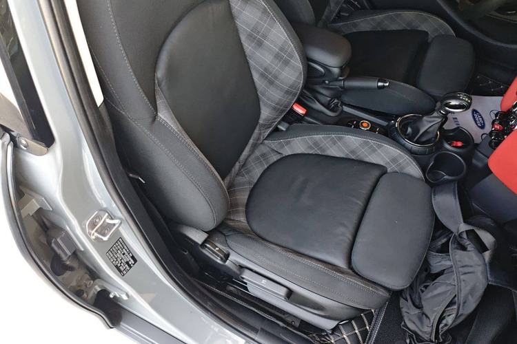 Used MINI 2016 1.5T COOPER Five-Door Edition Right Front Seat