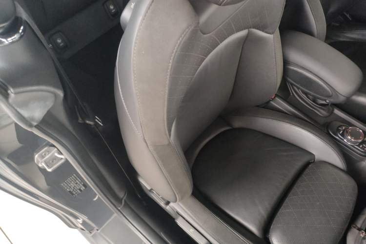 Used MINI 2016 2.0T COOPER S CABRIO Right Front Seat