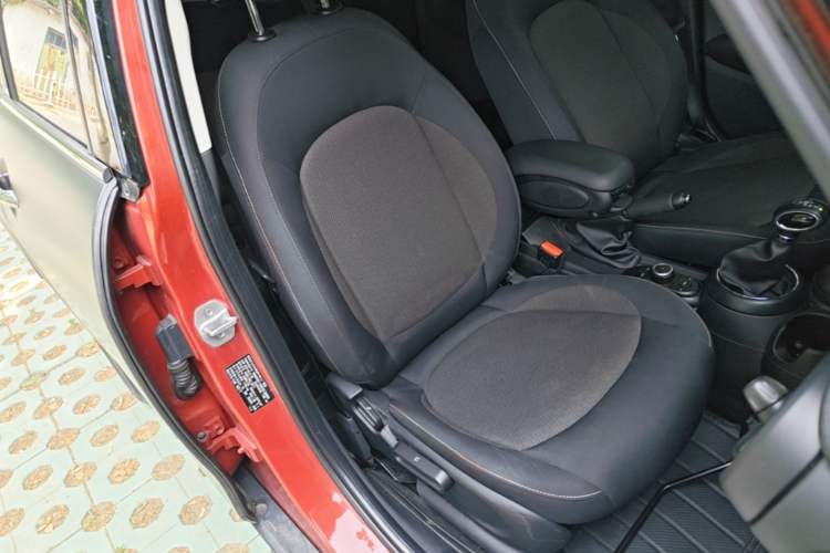 Used MINI 2016 1.2T ONE Pioneer Edition Five-Door Version Right Front Seat
