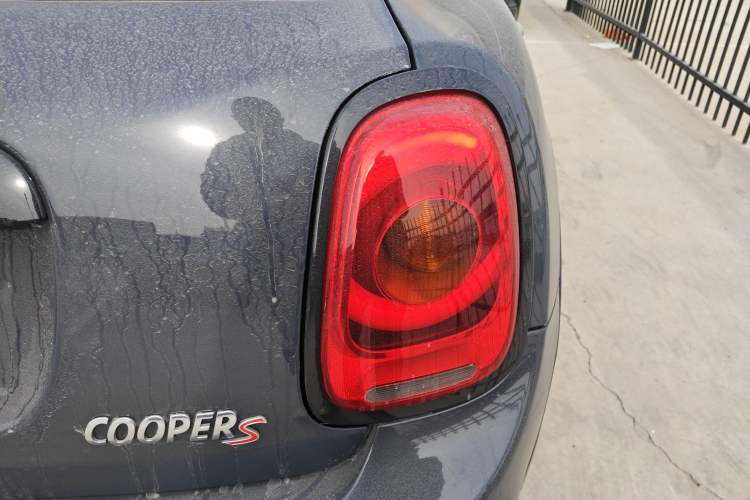 Used MINI 2016 2.0T COOPER S Performance Edition Five-Door Version Right Rear Taillight