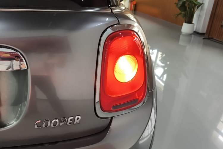 Used MINI 2016 1.5T COOPER Right Rear Taillight
