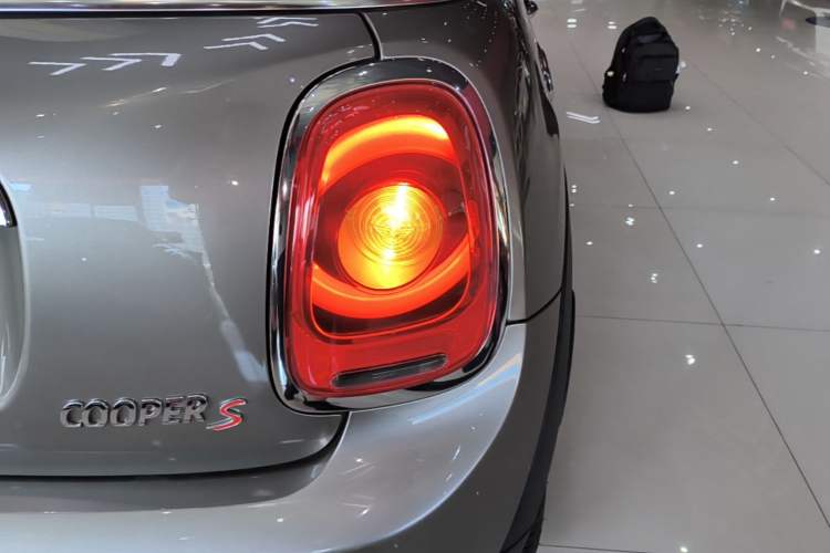 Used MINI 2016 2.0T COOPER S CABRIO Right Rear Taillight