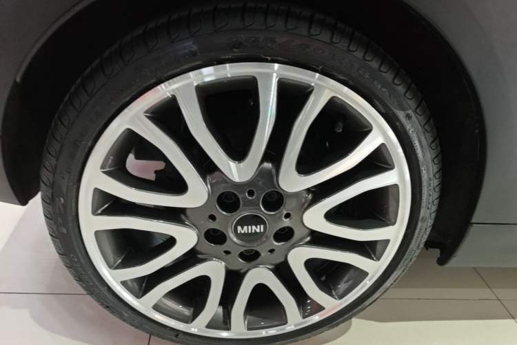 Used MINI 2016 2.0T COOPER S CABRIO Right Rear Wheel Hub