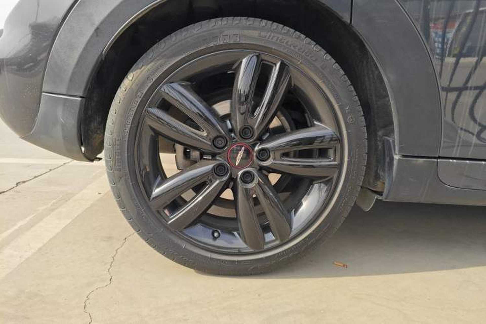 Used MINI 2016 2.0T COOPER S Performance Edition Five-Door Version Right Rear Wheel Hub