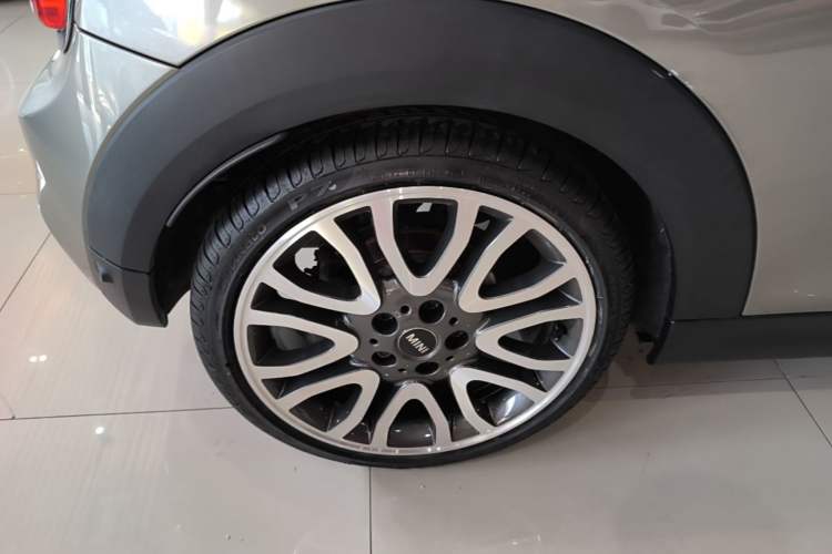 Used MINI 2016 2.0T COOPER S CABRIO Right Rear Wheel Hub