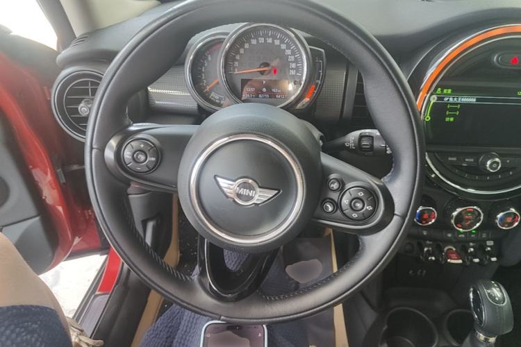 Used MINI 2016 1.5T COOPER Pioneer Edition Five-Door Model Steering Wheel