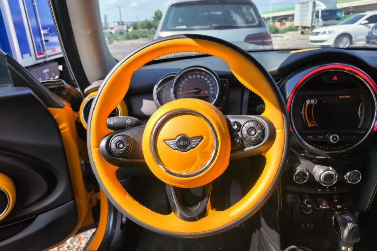 Used MINI 2016 1.2T ONE Pioneer Edition Steering Wheel