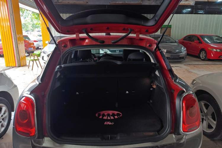 Used MINI 2016 1.2T ONE Pioneer Edition Five-Door Version Trunk