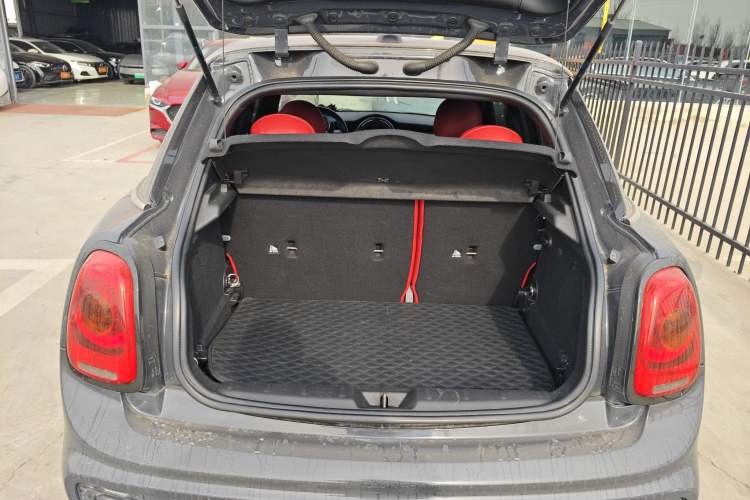 Used MINI 2016 2.0T COOPER S Performance Edition Five-Door Version Trunk
