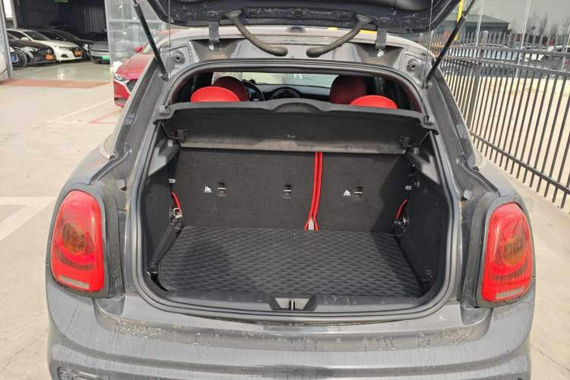 Used MINI 2016 2.0T COOPER S Performance Edition Five-Door Version Trunk