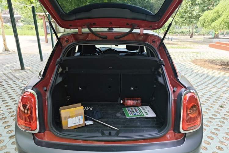 Used MINI 2016 1.2T ONE Pioneer Edition Five-Door Version Trunk