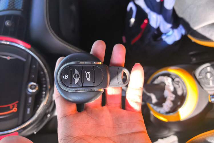 Used MINI 2016 1.2T ONE Pioneer Edition Vehicle Key