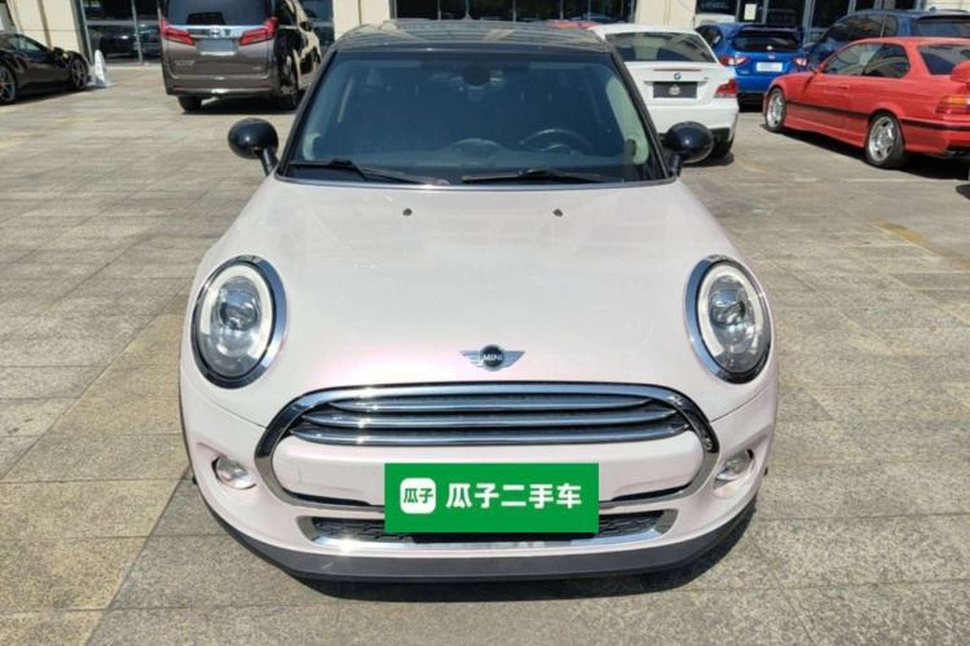 Used MINI 2016 1.5T COOPER SEVEN Five-Door Edition Front