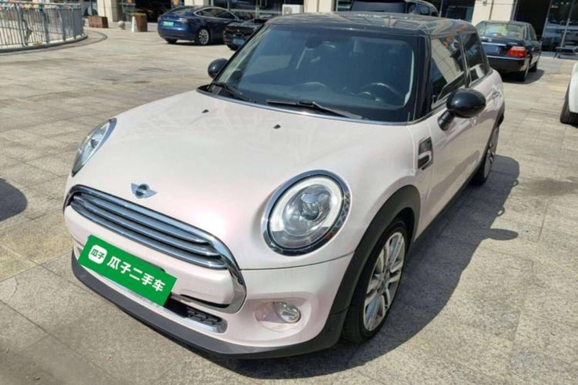 Used MINI 2016 1.5T COOPER SEVEN Five-Door Edition Front Left 45 Deg