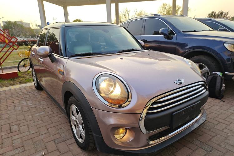 Used MINI 2016 1.2T ONE Five-Door Edition Front Right 45 Deg