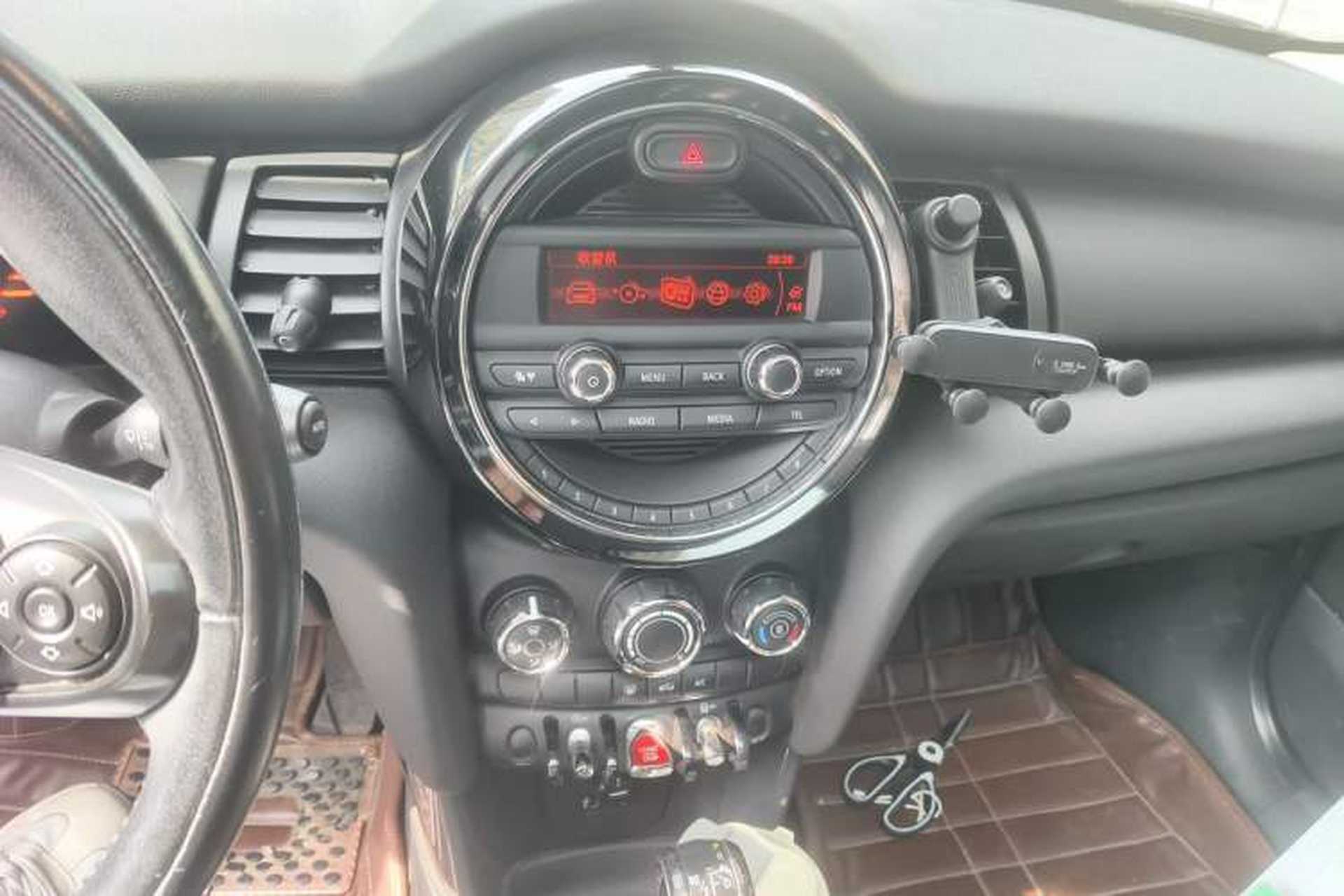 Used MINI 2016 1.2T ONE Pioneer Edition Audio And AC Panel