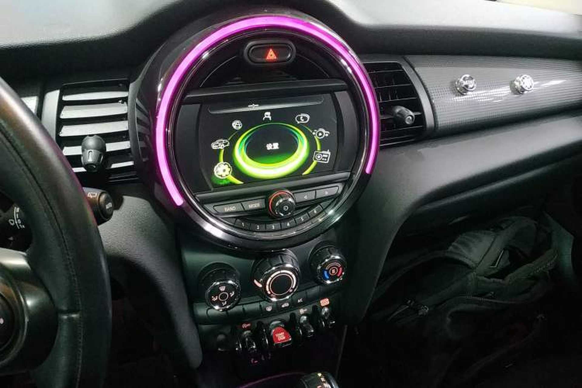 Used MINI 2016 1.5T COOPER Five-Door Edition Audio And AC Panel