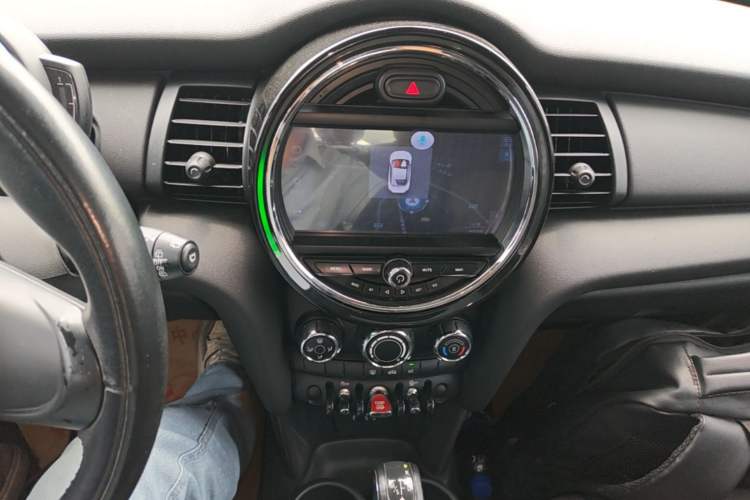 Used MINI 2016 1.2T ONE Five-Door Edition Audio And AC Panel
