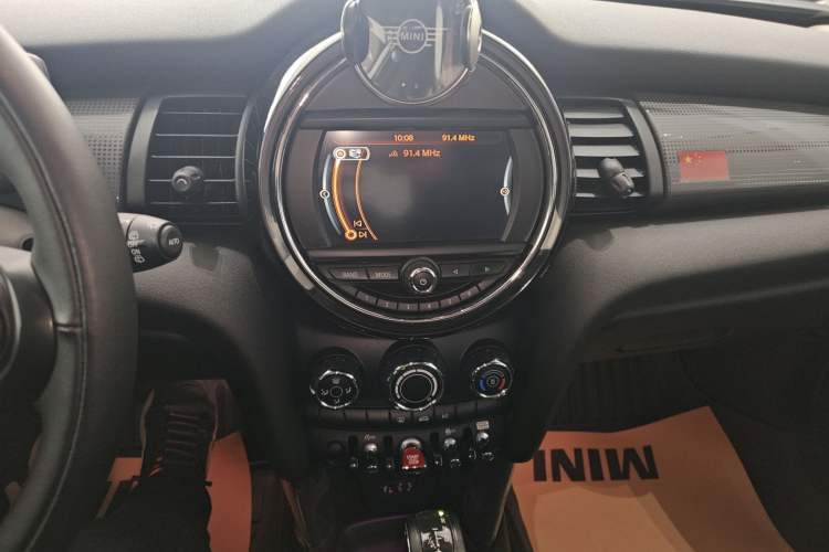 Used MINI 2016 1.5T COOPER Five-Door Edition Audio And AC Panel