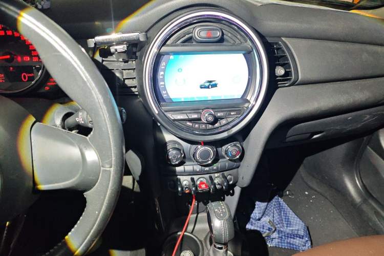 Used MINI 2016 1.2T ONE Audio And AC Panel