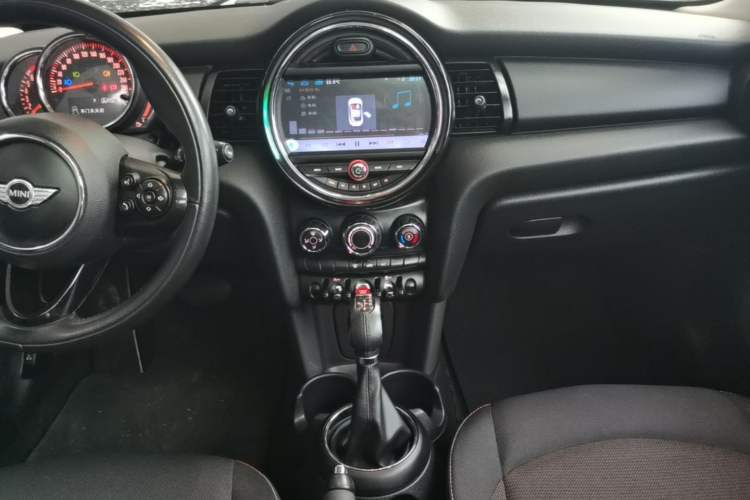 Used MINI 2016 1.2T ONE Pioneer Edition Five-Door Version Audio And AC Panel