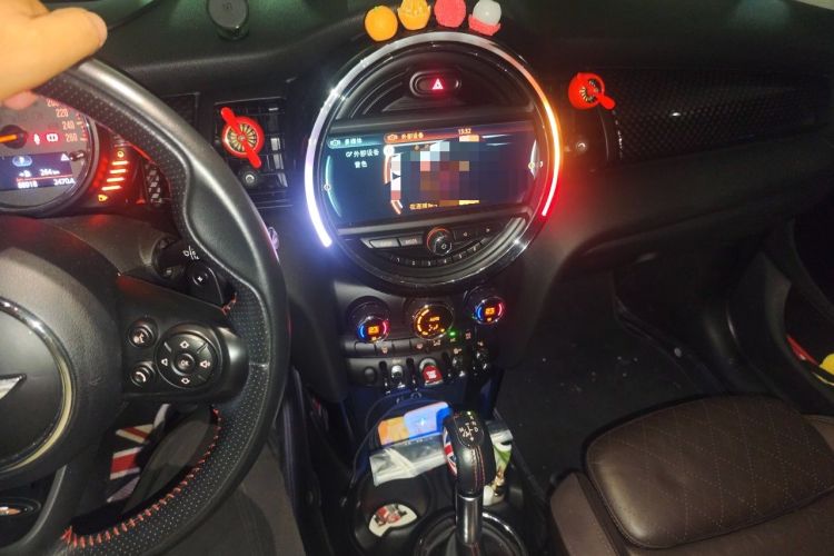 Used MINI 2016 2.0T COOPER S Pioneer Edition Five-Door Model Audio And AC Panel