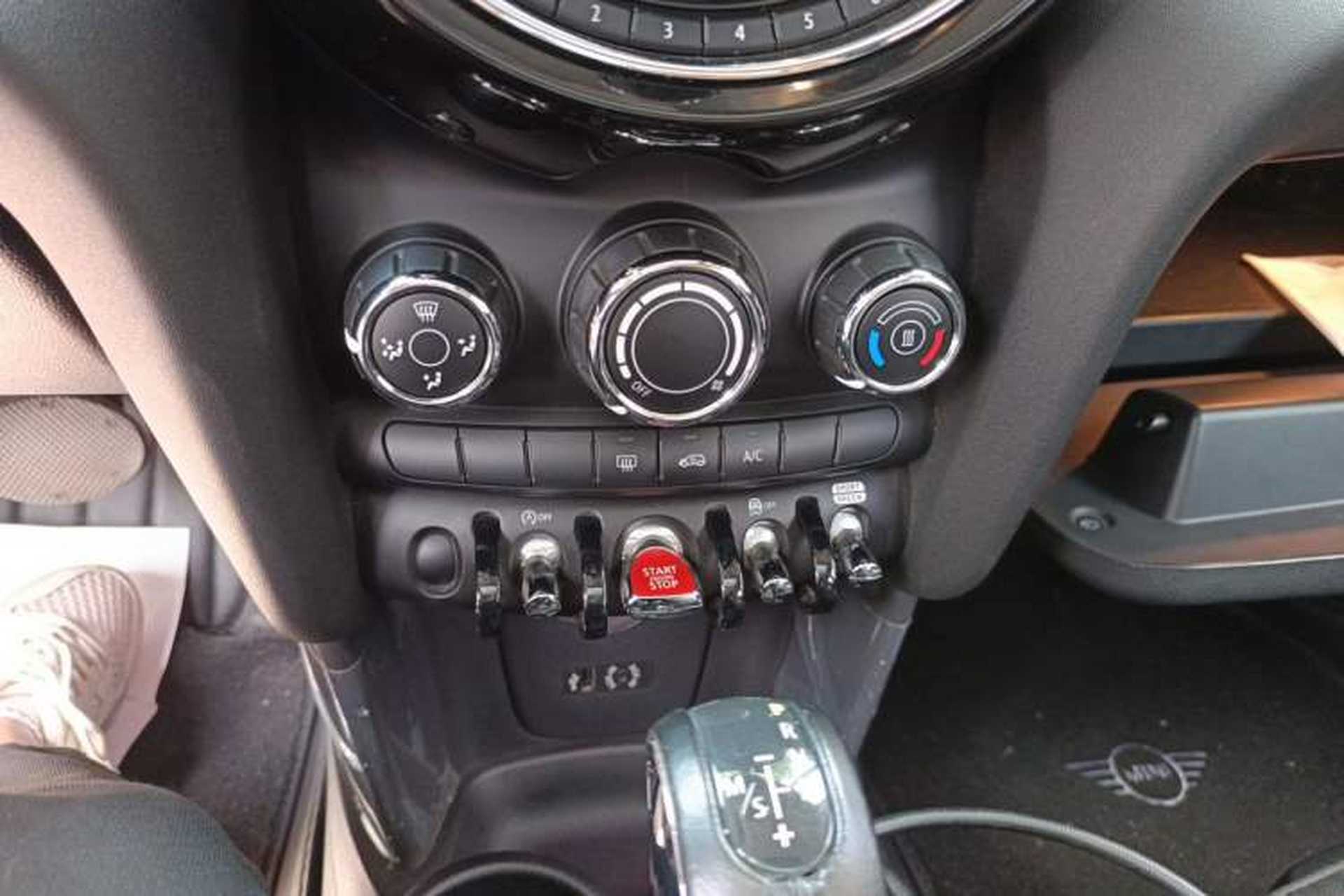 Used MINI 2016 1.5T COOPER Five-Door Edition Audio And AC Panel