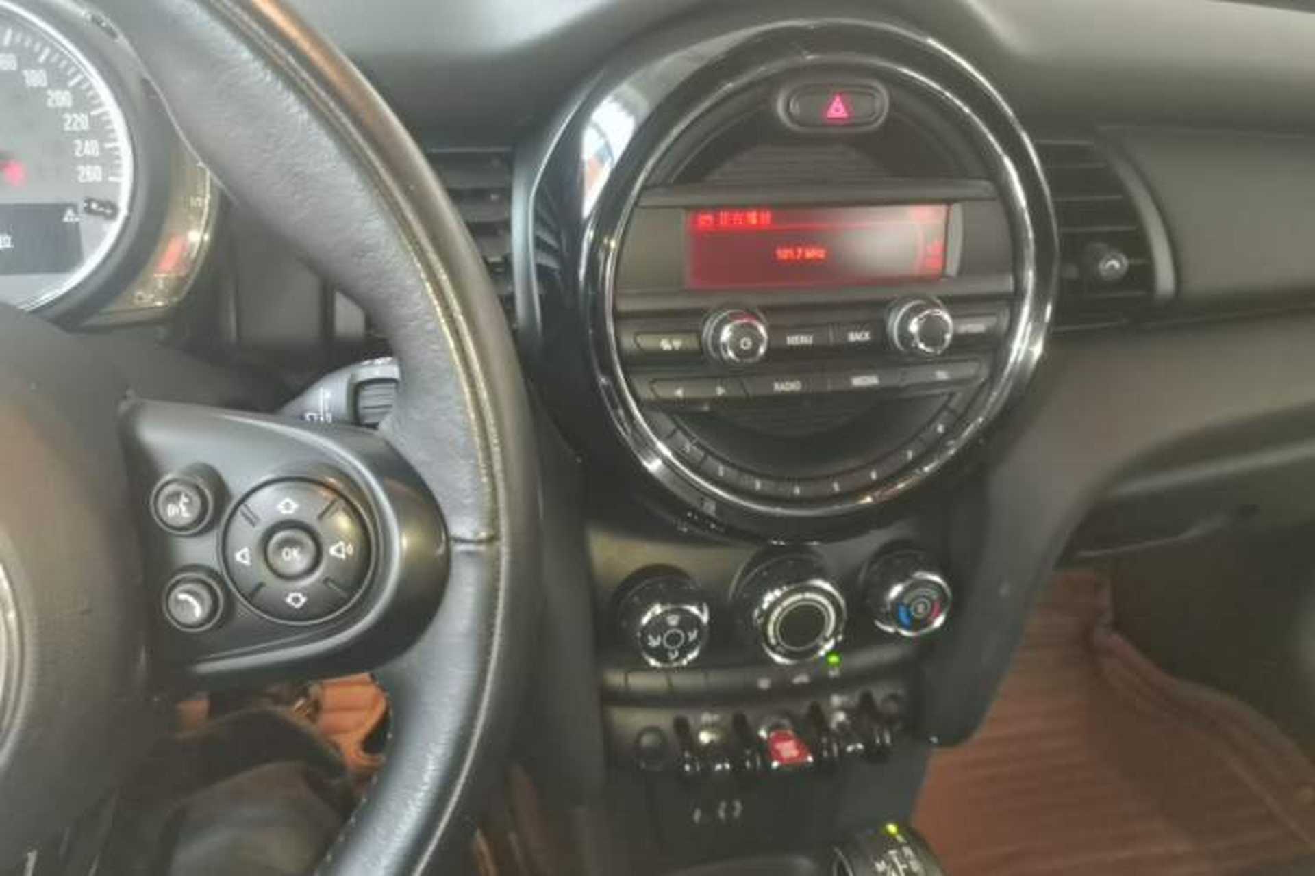 Used MINI 2016 1.2T ONE Pioneer Edition Five-Door Version Audio And AC Panel