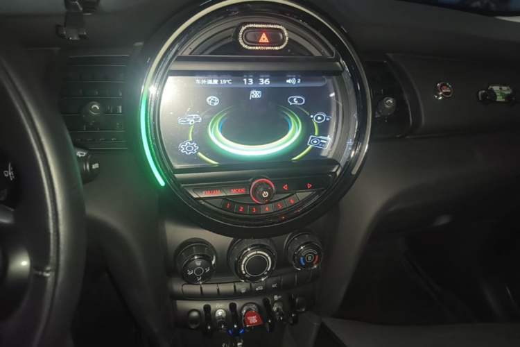 Used MINI 2016 1.2T ONE Pioneer Edition Five-Door Version Audio And AC Panel