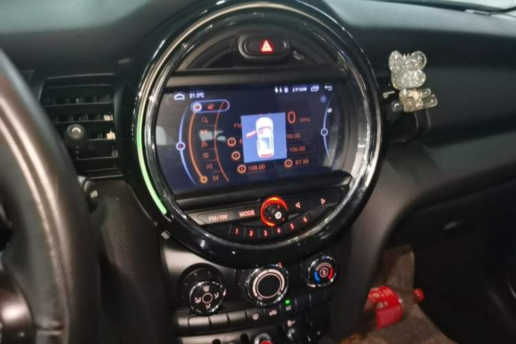 Used MINI 2016 1.2T ONE Pioneer Edition Five-Door Version Audio And AC Panel