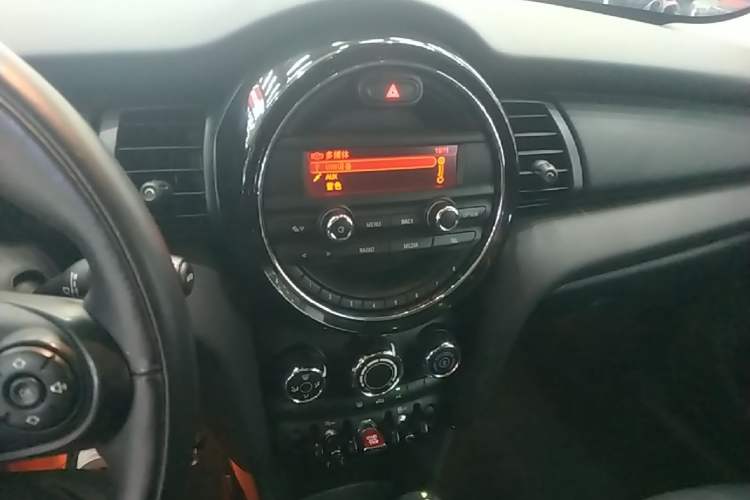 Used MINI 2016 1.2T ONE Pioneer Edition Five-Door Version Audio And AC Panel