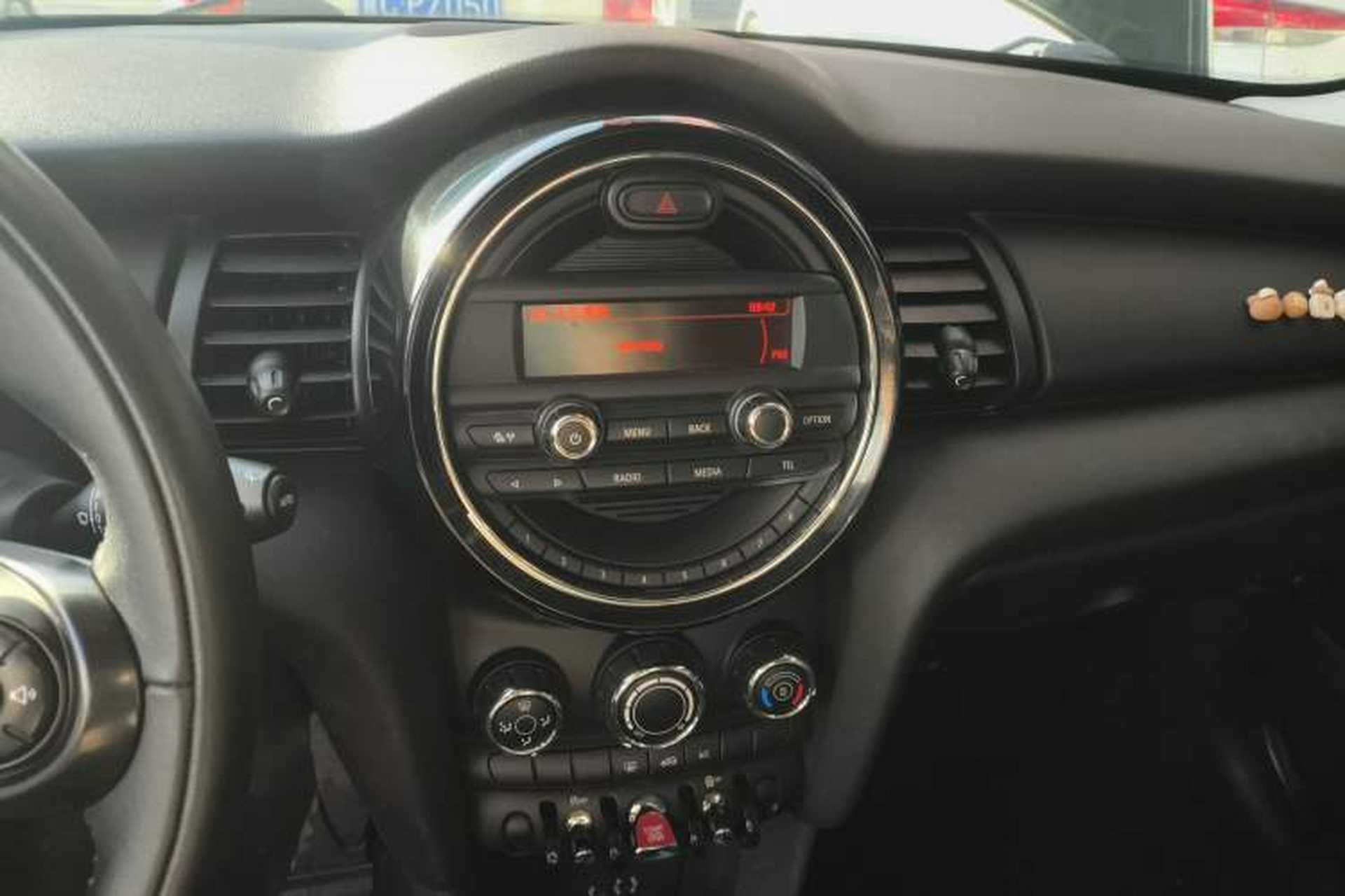 Used MINI 2016 1.2T ONE Pioneer Edition Audio And AC Panel