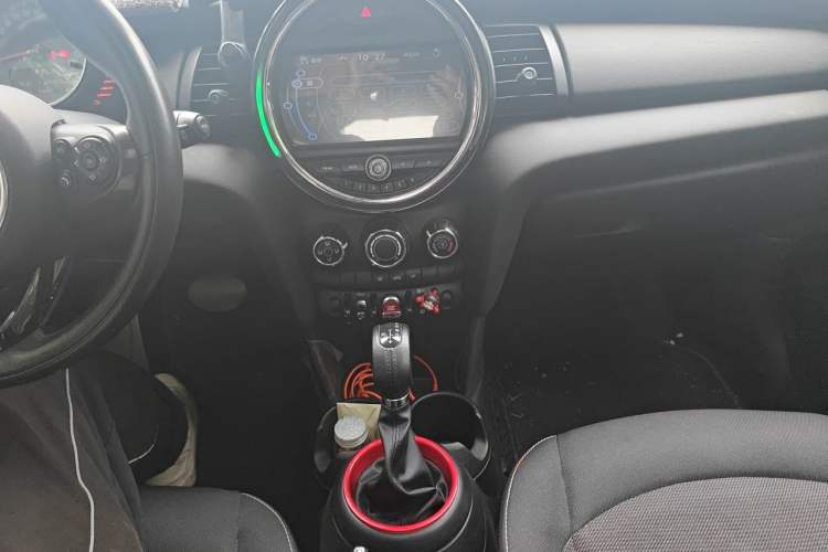 Used MINI 2016 1.2T ONE Pioneer Edition Audio And AC Panel
