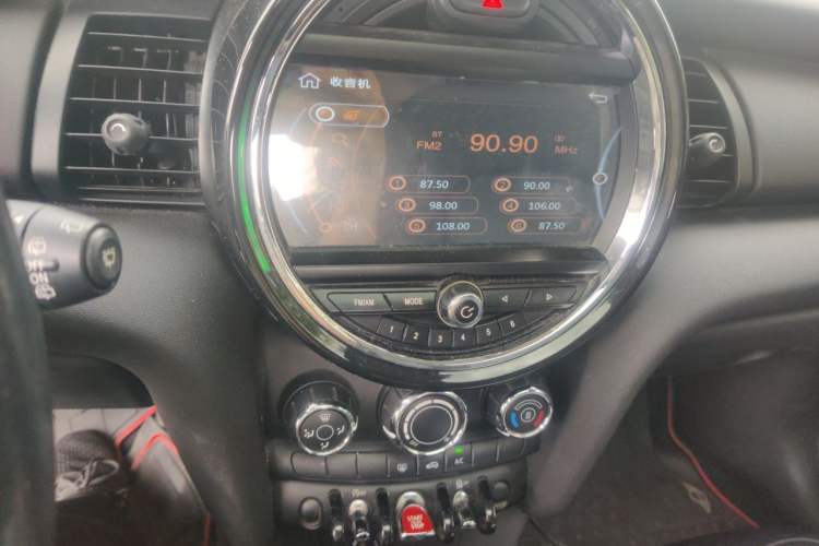 Used MINI 2016 1.2T ONE Five-Door Edition Audio And AC Panel