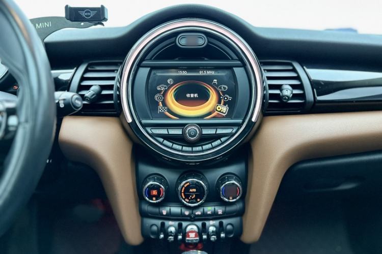 Used MINI 2016 2.0T COOPER S SEVEN Five-Door Edition Audio And AC Panel