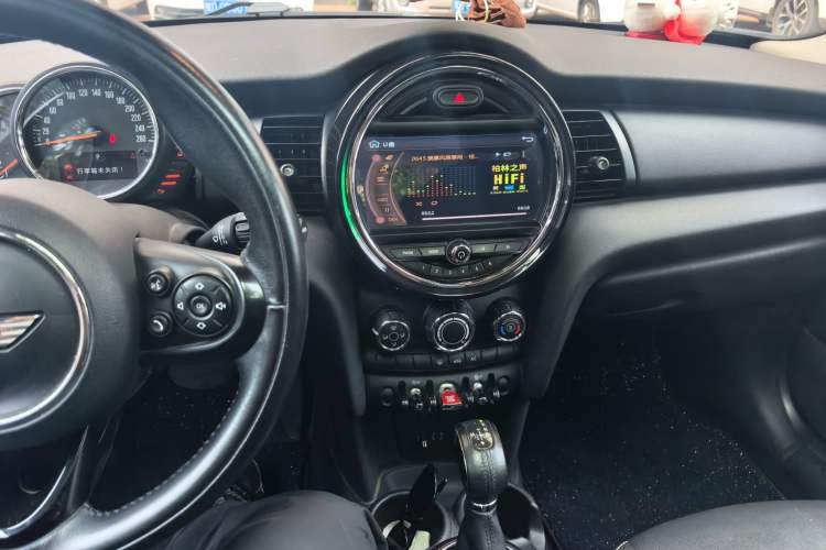 Used MINI 2016 1.2T ONE Pioneer Edition Audio And AC Panel