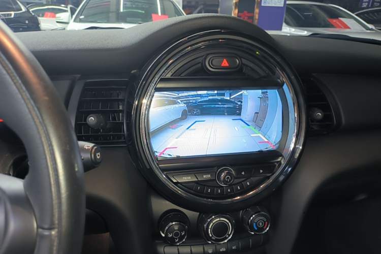 Used MINI 2016 1.2T ONE Five-Door Edition Audio And AC Panel