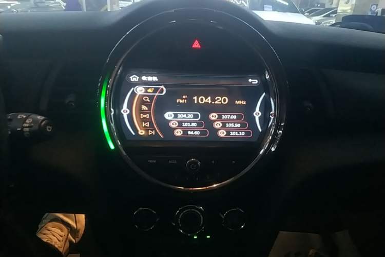 Used MINI 2016 1.2T ONE Audio And AC Panel
