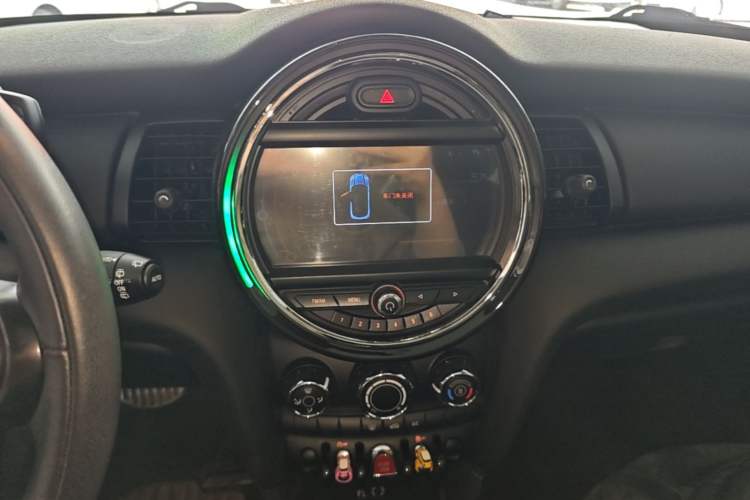Used MINI 2016 1.2T ONE Pioneer Edition Audio And AC Panel