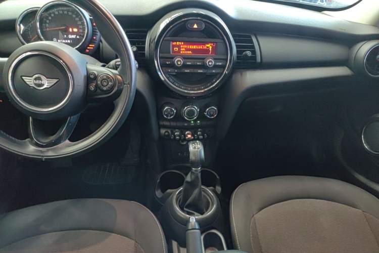 Used MINI 2016 1.2T ONE Pioneer Edition Five-Door Version Audio And AC Panel
