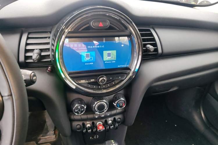 Used MINI 2016 1.2T ONE Pioneer Edition Audio And AC Panel