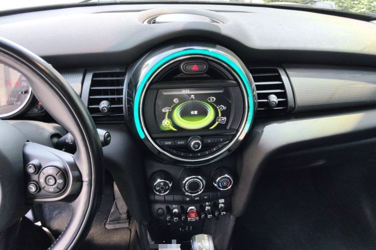 Used MINI 2016 1.5T COOPER Five-Door Edition Audio And AC Panel