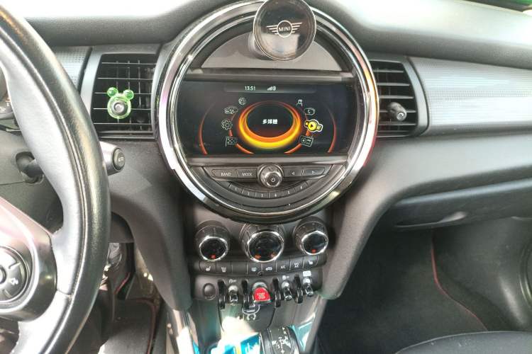 Used MINI 2016 1.5T COOPER Avant-Garde Audio And AC Panel