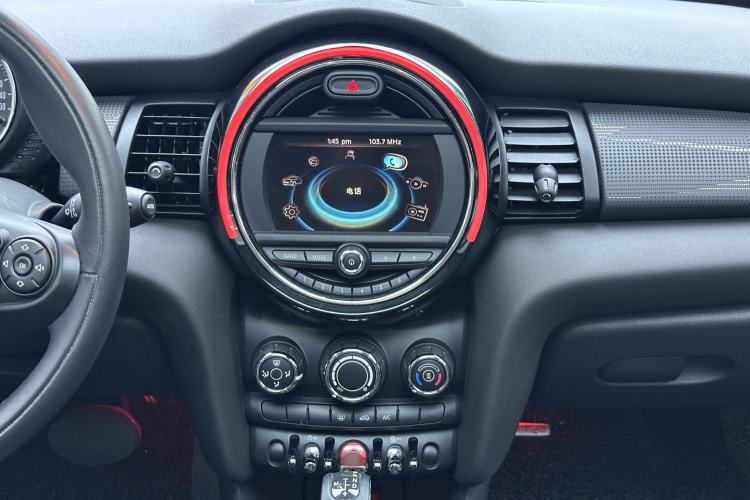Used MINI 2016 1.5T COOPER Five-Door Edition Audio And AC Panel
