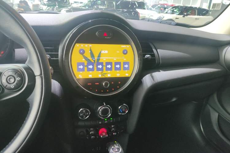 Used MINI 2016 1.2T ONE Pioneer Edition Five-Door Version Audio And AC Panel